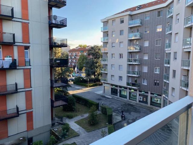 Apartment Zurigo Milan Bagian luar foto